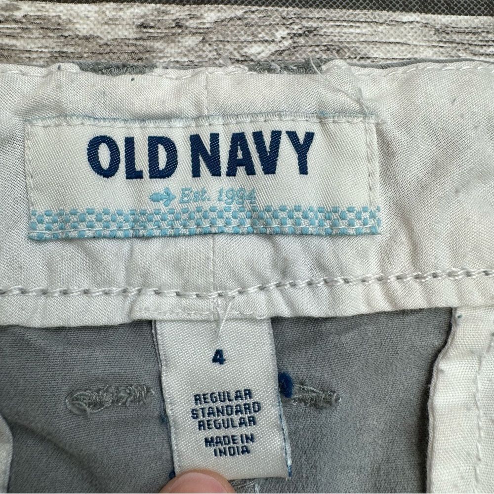 Old Navy Women's Mid Rise Chino Shorts Gray Size 4 4.5" Inseam Stretch - Picture 6 of 10